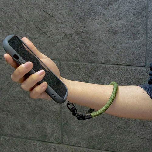 LEPLUS NEXT スマートフォン 汎用 ハンドストラップ WRISTY MULTI STRAP 太丸紐タイプ カーキ LN-HS04CA