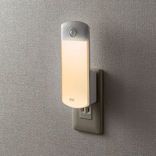 サンワサプライ LEDセンサーライト(壁コンセント用) USB-LED01N